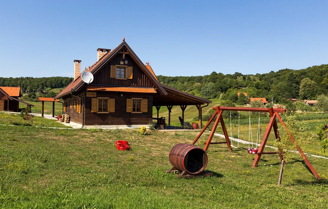 Children's playground - Eco House Trpuci